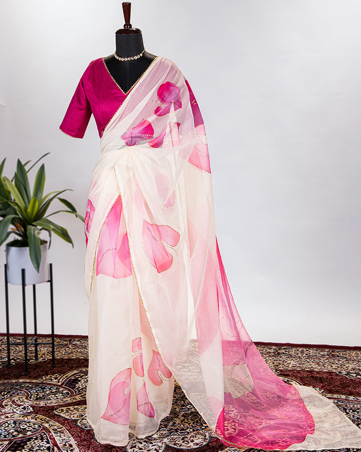 Baby Pink Floral & Foil Printed Organza Saree With Plain Blouse