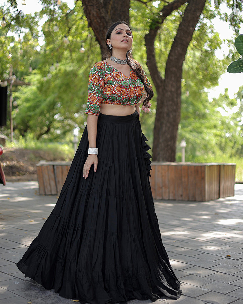 Black Color Traditional Gamthi Work Navratri Wear Choli