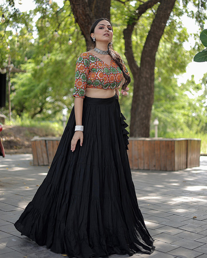 Black Color Traditional Gamthi Work Navratri Wear Choli