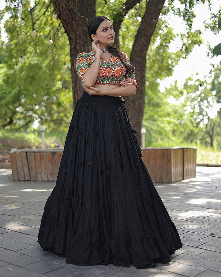 Black Color Traditional Gamthi Work Navratri Wear Choli