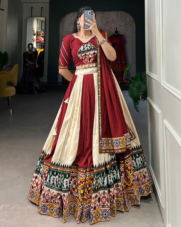 Off White Gamthi Work Navratri Wear Choli