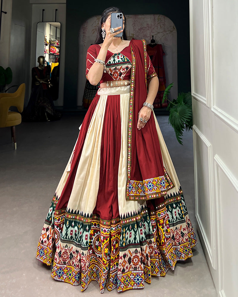 Off White Gamthi Work Navratri Wear Choli