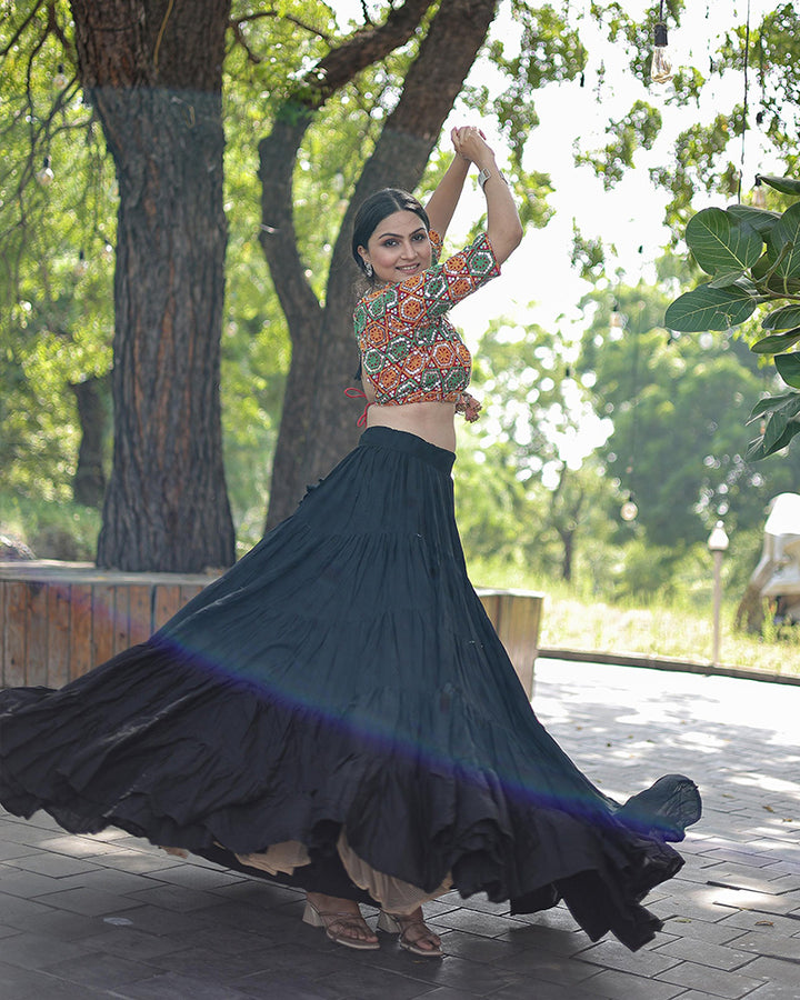 Black Color Traditional Gamthi Work Navratri Wear Choli
