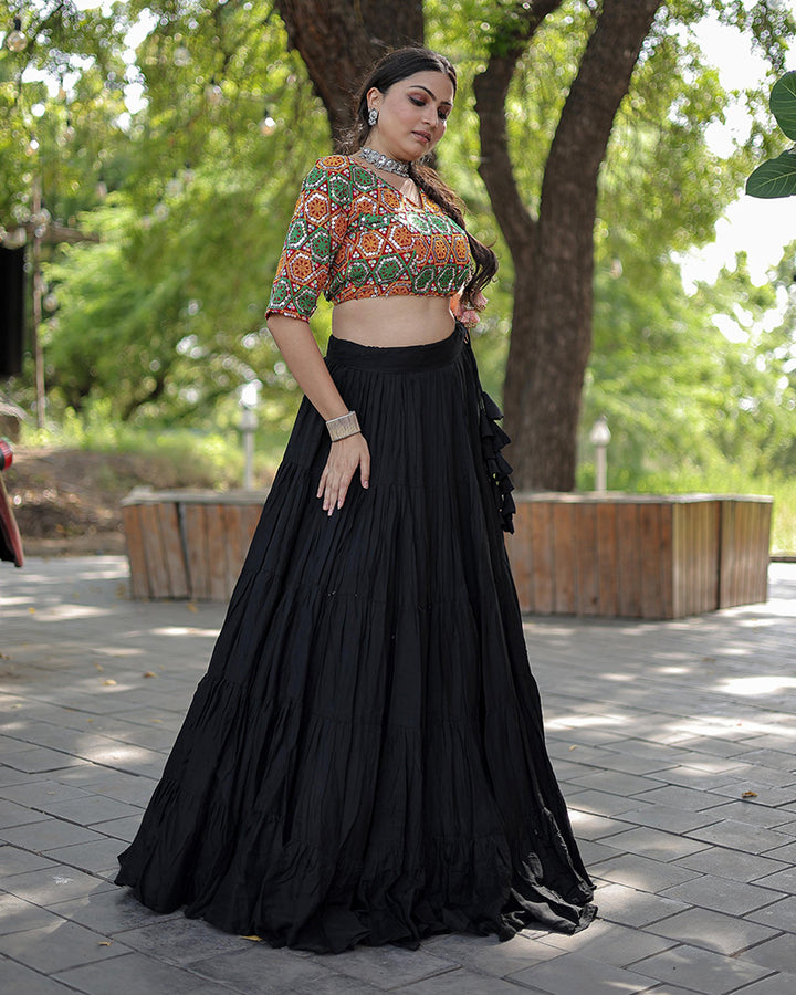 Black Color Traditional Gamthi Work Navratri Wear Choli