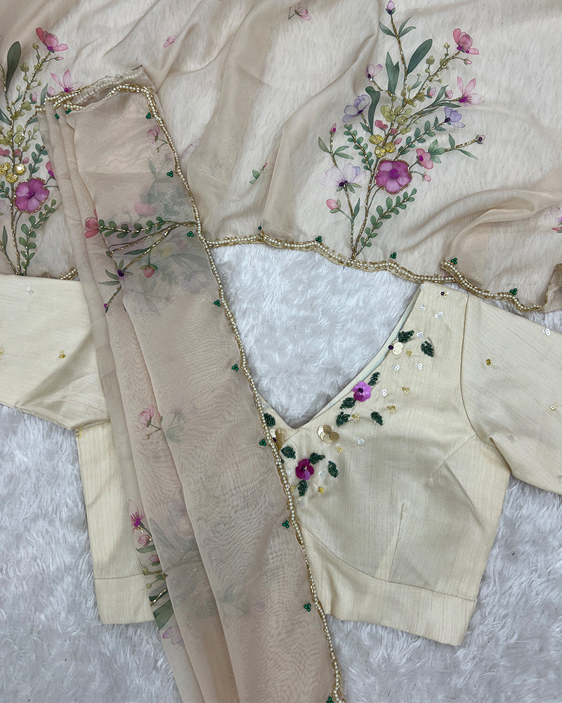 Off-White Color Tebby Silk Floral Printed Saree