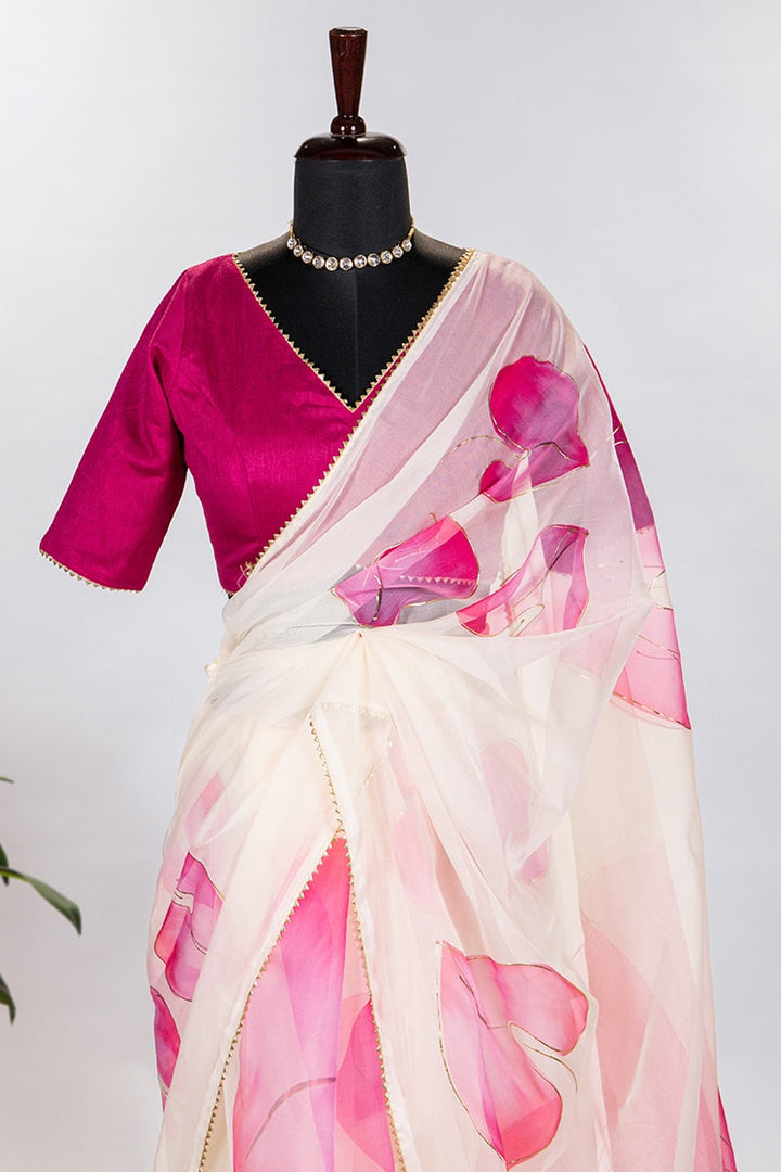 Baby Pink Floral & Foil Printed Organza Saree With Plain Blouse